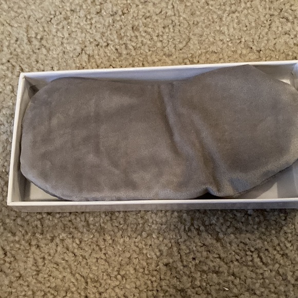 LUXE VELVET Premium Soothing Lavender Infused Eye Pillow Mask - Picture 2 of 6